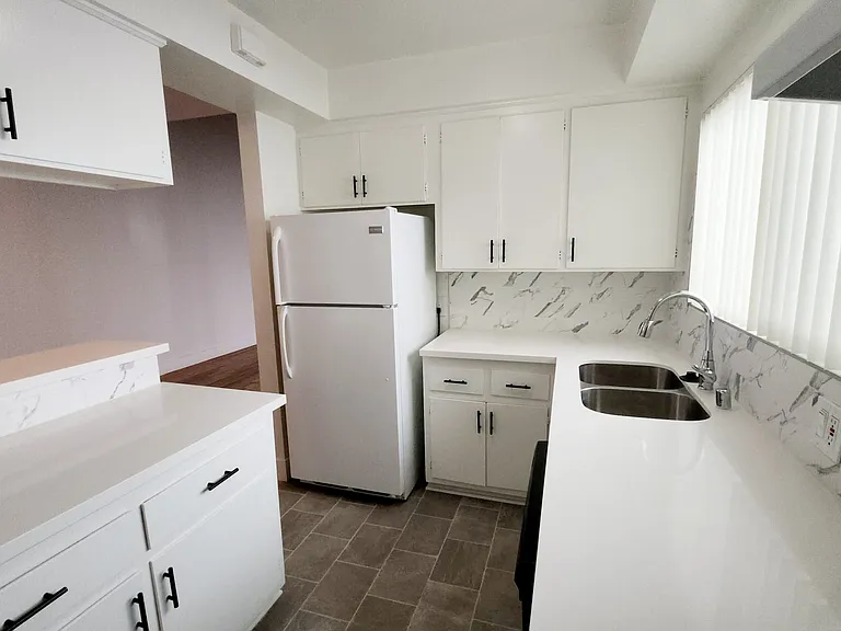 1951 Selby Ave #7 — Photo 6