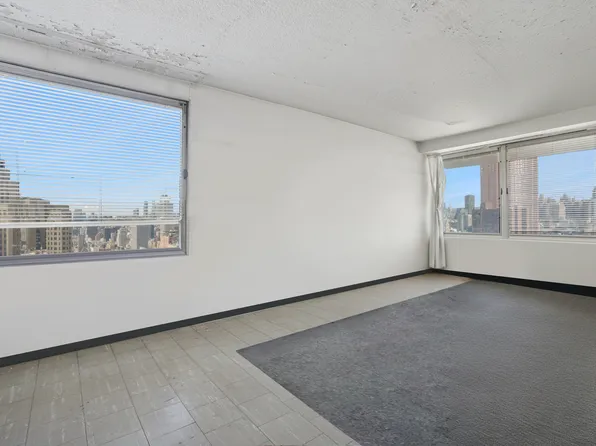 180 Park Row image 1 of 8