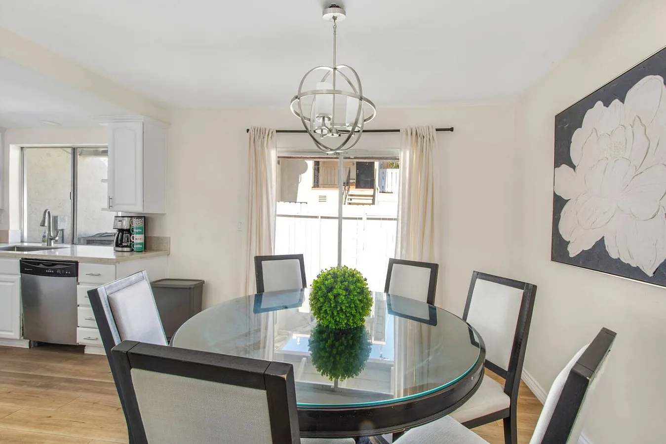 3 bed, 1300 sqft, $5,000 — Photo 2