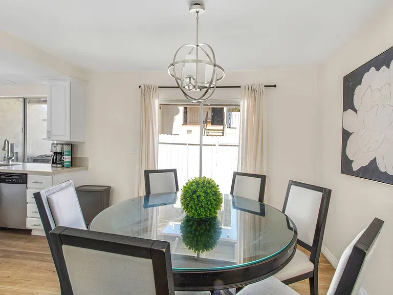 405 Nobel Ave #A — Photo 2