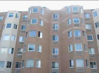 290 Anderson St, Hackensack, NJ 07601