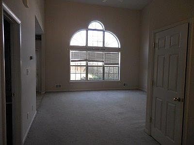 2nd image of 573 Wellington Gardens Dr