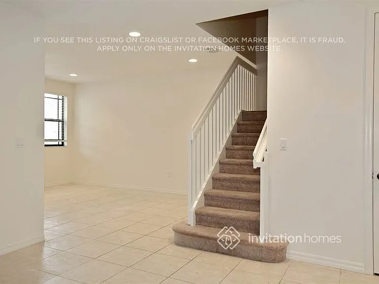 627 NE 35th Ave — Photo 4