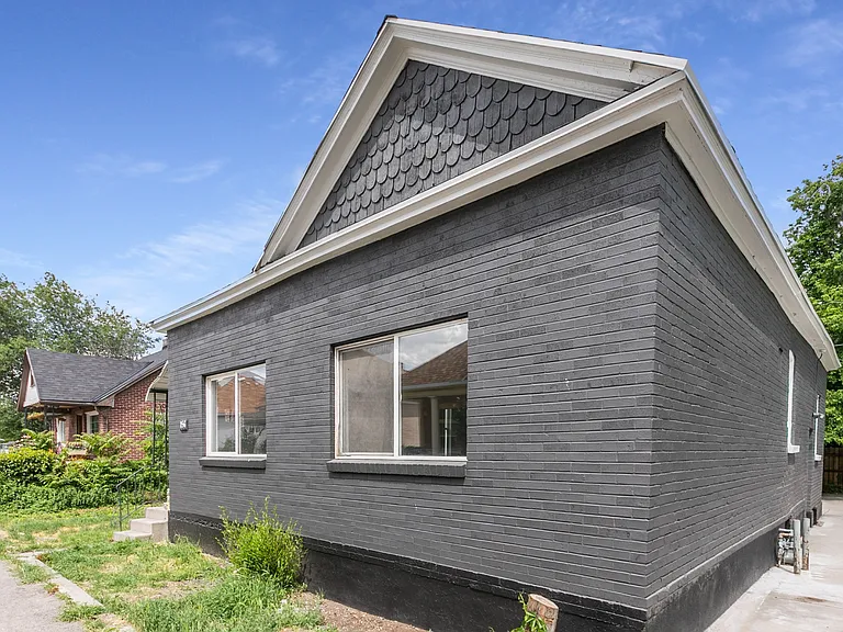 156 N Laxon Ct — Photo 2