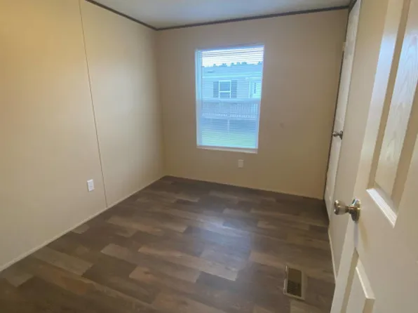 141 Ginny Ln, Thomasville, GA 31792