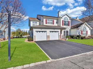 85 Constantine Way, Mount Sinai, NY 11766