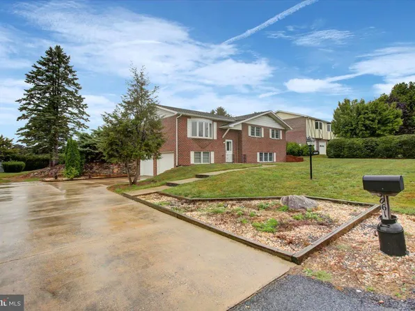 3061 Liverpool Ct, Chambersburg, PA 17201