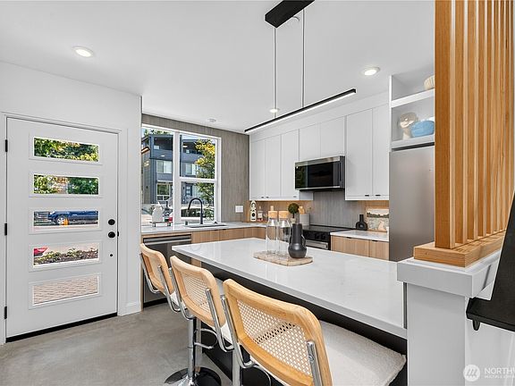 4th image of 5009 Fauntleroy Avenue SW #C
