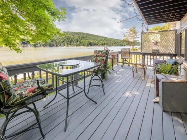 47 Pinecliff Lake Dr, West Milford Twp., NJ 07480