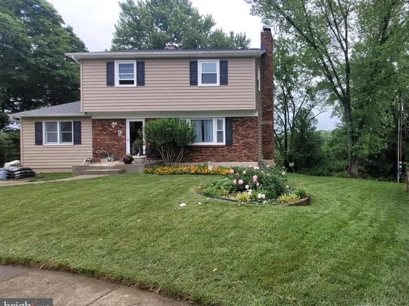 4 Harlow Ct, Cockeysville, MD 21030