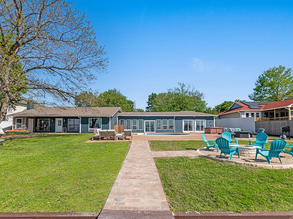 1st image of 405 Admiral Dr