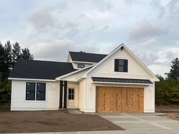 106 Brass Leaf Ct, Midland, MI 48642