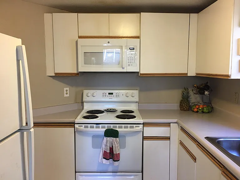 425 Mission Blvd — Photo 6