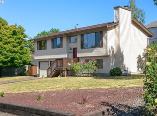 6319 SW Roundtree Ct, Portland, OR 97219