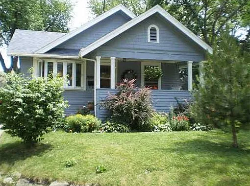 2417 E Ave NE — Photo 1