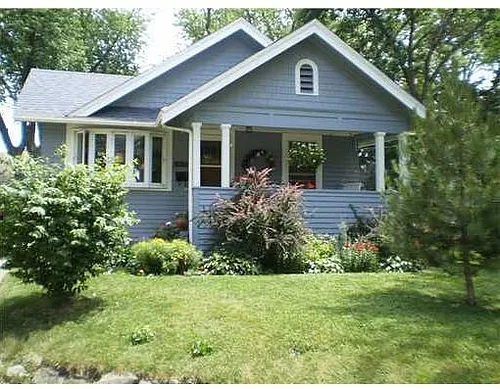 2417 E Ave NE Photo 1 2417 E Ave NE Photo 1