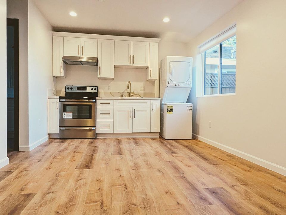 1st image of 1039 Dexter St