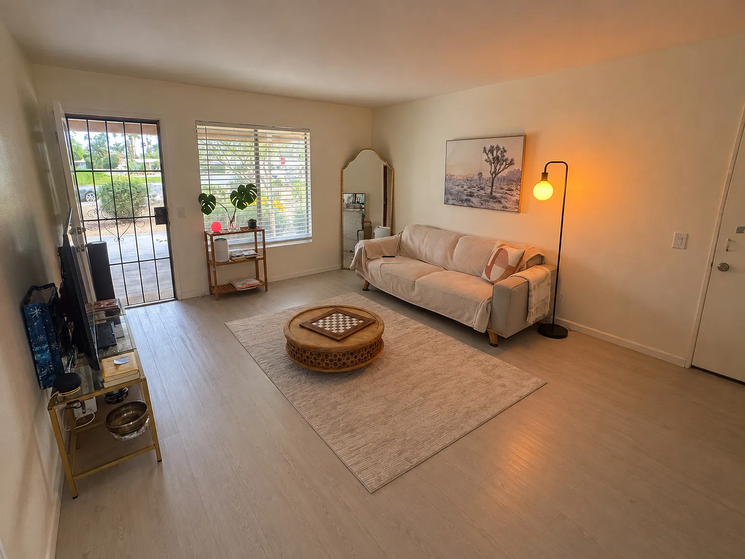 1 bed, 850 sqft, $1,600 — Photo 3