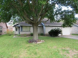319 Enfield Dr, Highlands, TX 77562