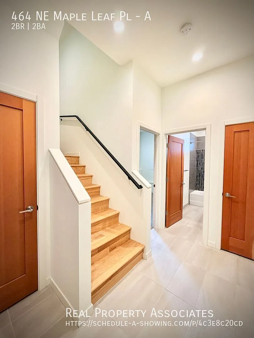 Green Lake Townhouse with Views — Photo 2