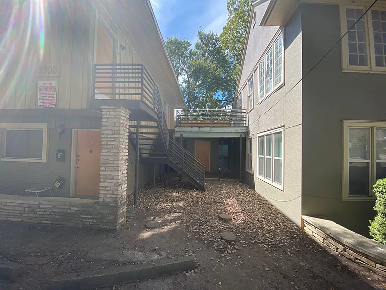 2708 Salado St #B — Photo 17