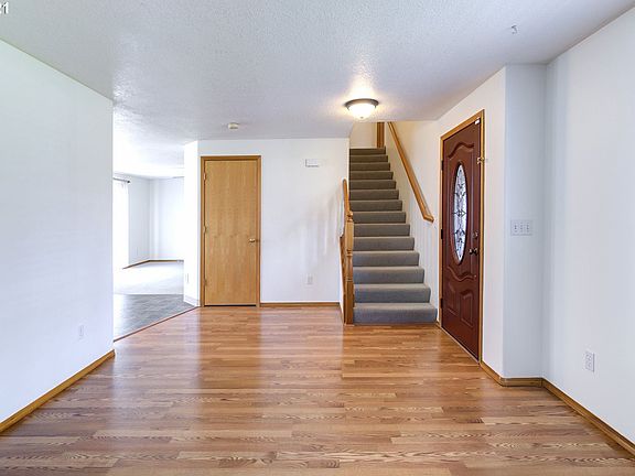 3rd image of 1701 SE 171st Pl