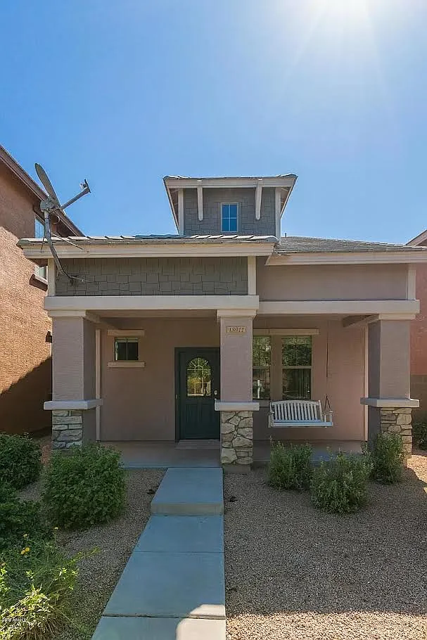 3 bed, 2.5 bath, 1276 sqft, $2,480 — Photo 2