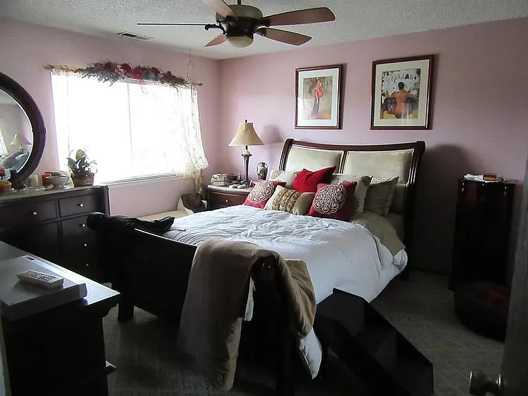213 Poplar Ave — Photo 9