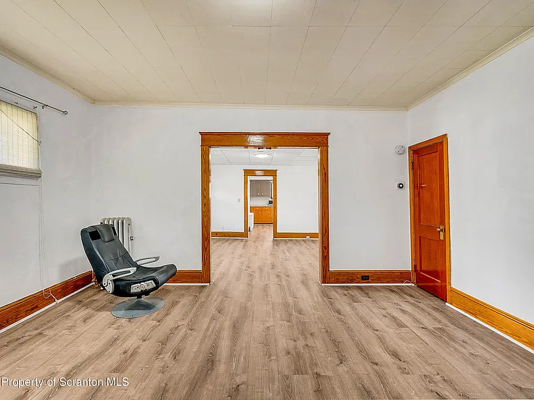 528 S Main St — Photo 8