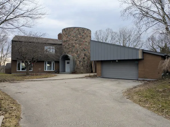 136 4th Ave, Hanover, ON N4N 2B3