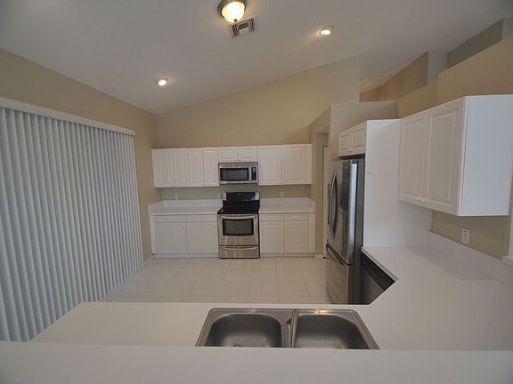 4th image of 7606 Doubleton Dr