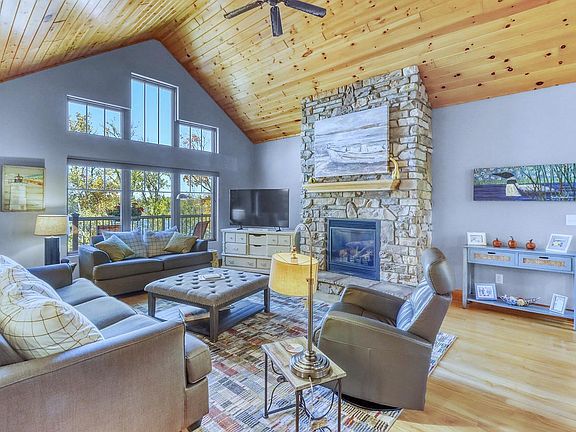 5th image of 2150 Shady Ln