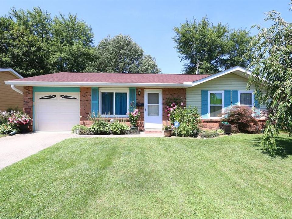 1st image of 927 Essex Pl
