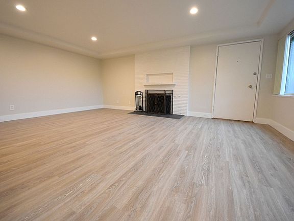 5th image of 413 Belmont Ave E Unit A