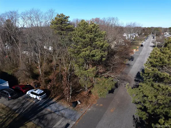 Maple Avenue, Bellport, NY 11713
