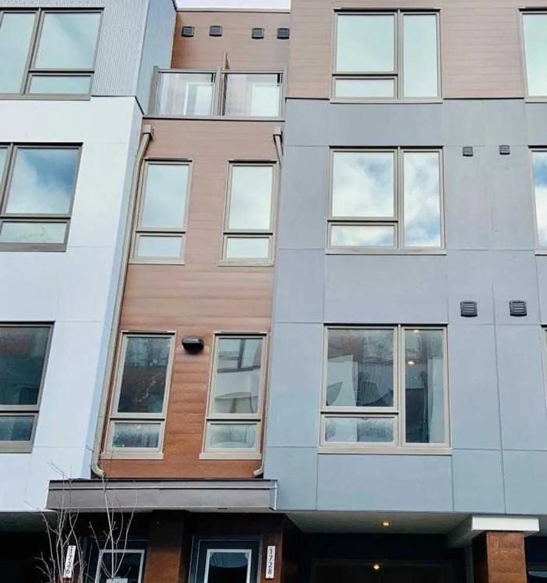 4 bed, $2,880 — Photo 1