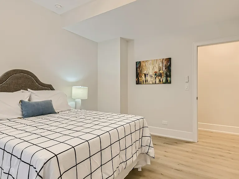 1420 W Winnemac Ave #3 — Photo 19