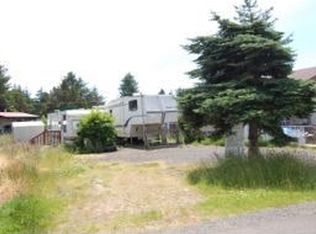 135 Victoria Loop NE, Ocean Shores, WA 98569