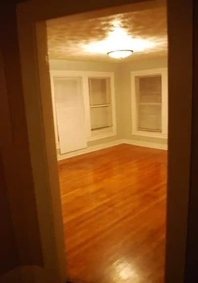 1023 W Hickory St — Photo 3
