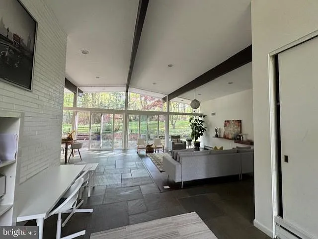 6 Branchwood Ct — Photo 3