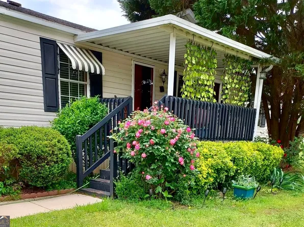 1054 Cambridge Pkwy, Hampton, GA 30228