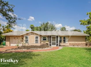 727 SE 9th Pl, Cape Coral, FL 33990