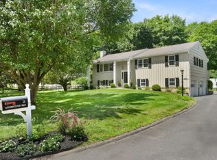 2 Argentine Way, Norwalk, CT 06850