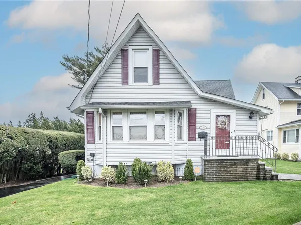 2293 Edna Court, Baldwin, NY 11510