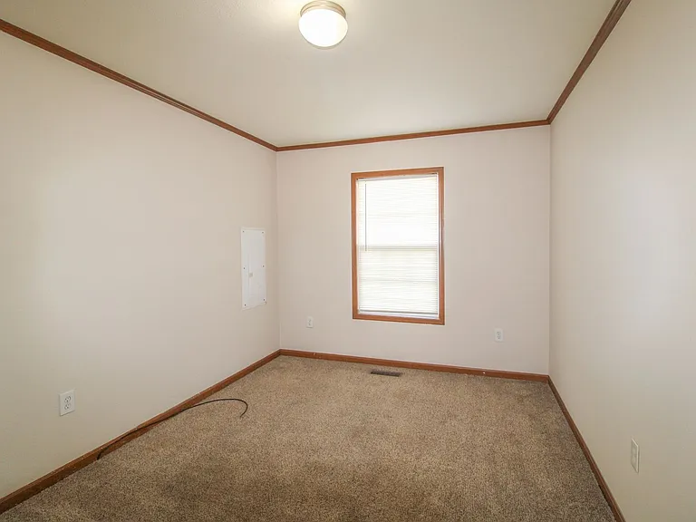 130 Meadows Ln — Photo 18