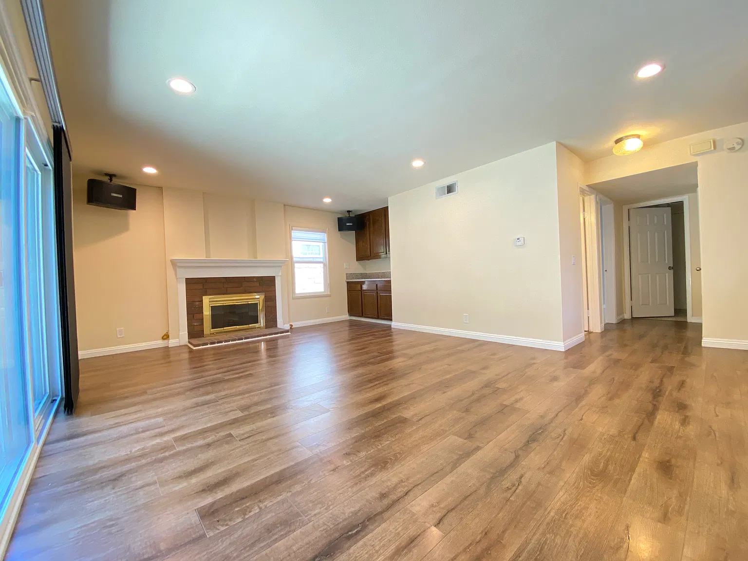 4 bed, 2509 sqft, $4,250 — Photo 4