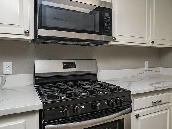 5th image of 6911 Woodmore Oaks Dr