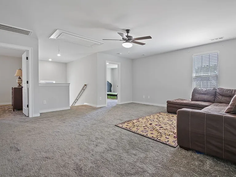 917 Plowson Rd — Photo 26