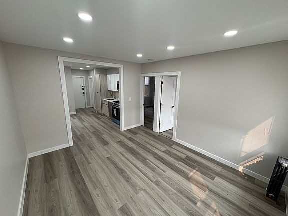3rd image of 536 51st St #3E