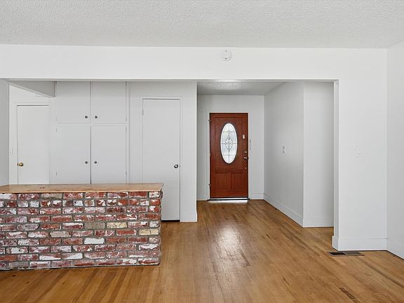 4th image of 2537 Tamarisk Drive